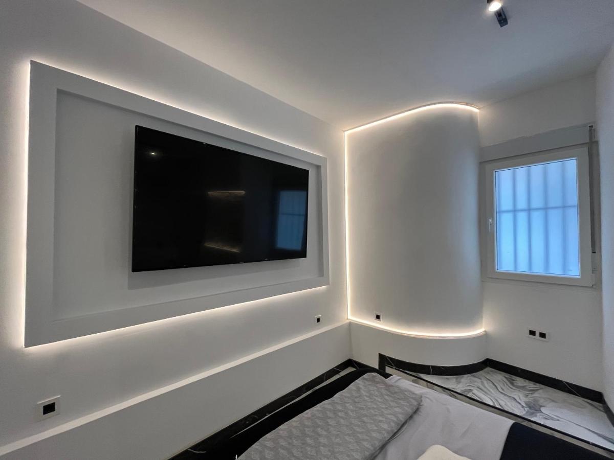 Bs4 Suite Luxury Madrid Centro Luaran gambar